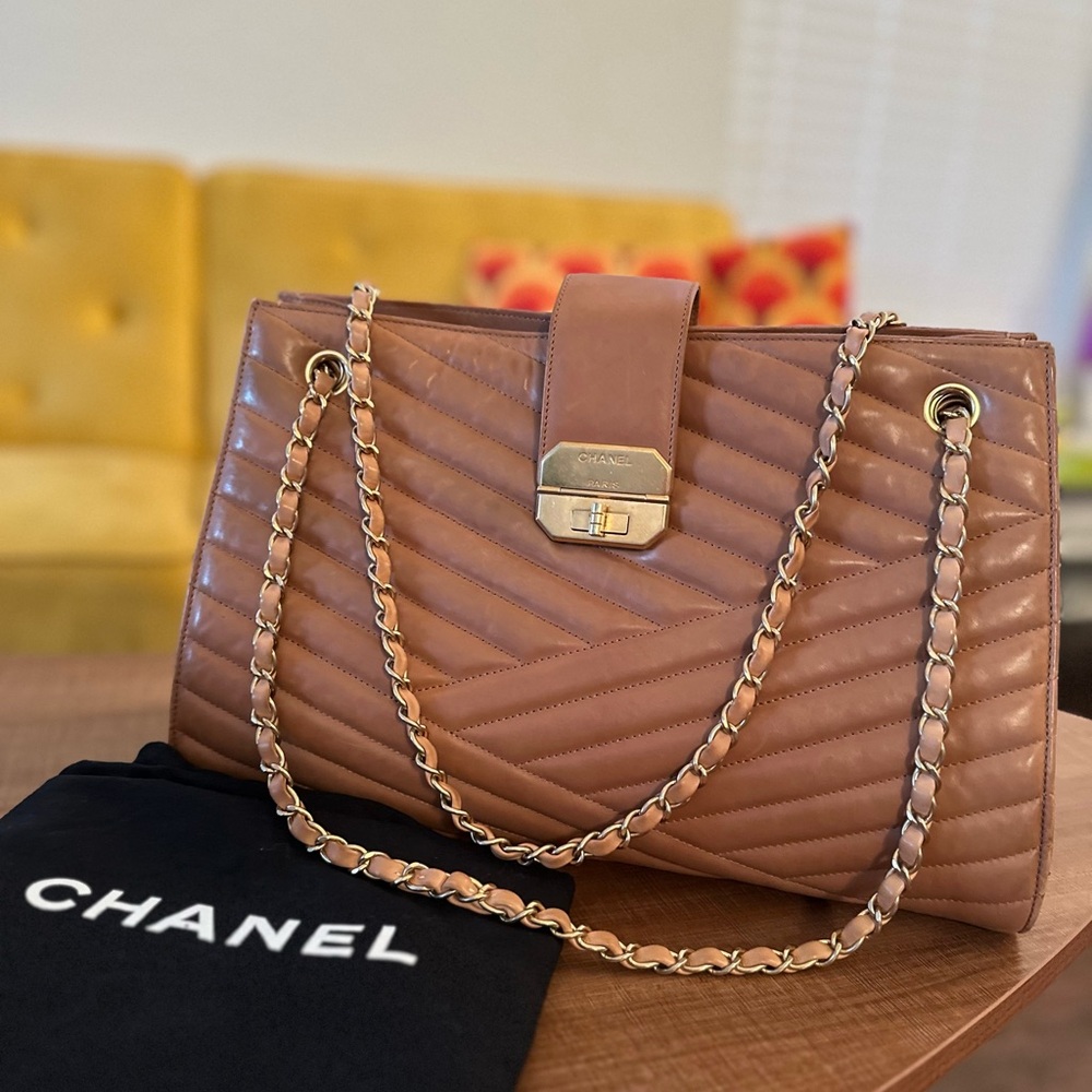 Chanel Gabrielle Tote Leather Bag - Picture 3 of 14